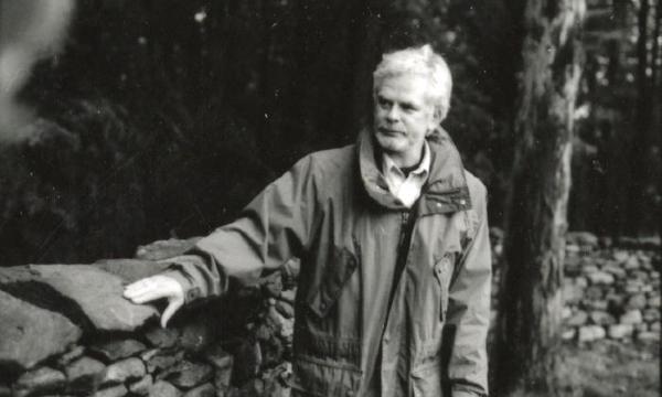 Andy Goldsworthy, <em>Storm King Wall</em>, 1997–98 (Goldsworthy at opening event, May 21, 2000)