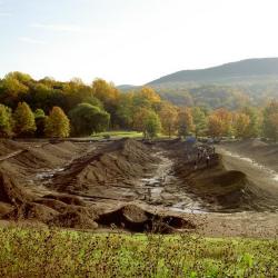 Maya Lin, <em>Storm King Wavefield</em>, 2007–08 (construction view I, 2007)