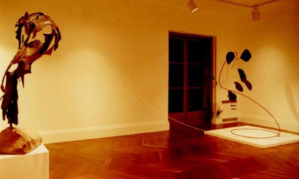 <em>29 Sculptures from the Howard and Jean Lipman Collection</em> (installation view, 1986)