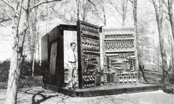 Arnaldo Pomodoro, <em>The Pietrarubbia Group: il fondamento, l’uso, il rapporto</em>, 1975–76 (installation view with David Collens, 1977)