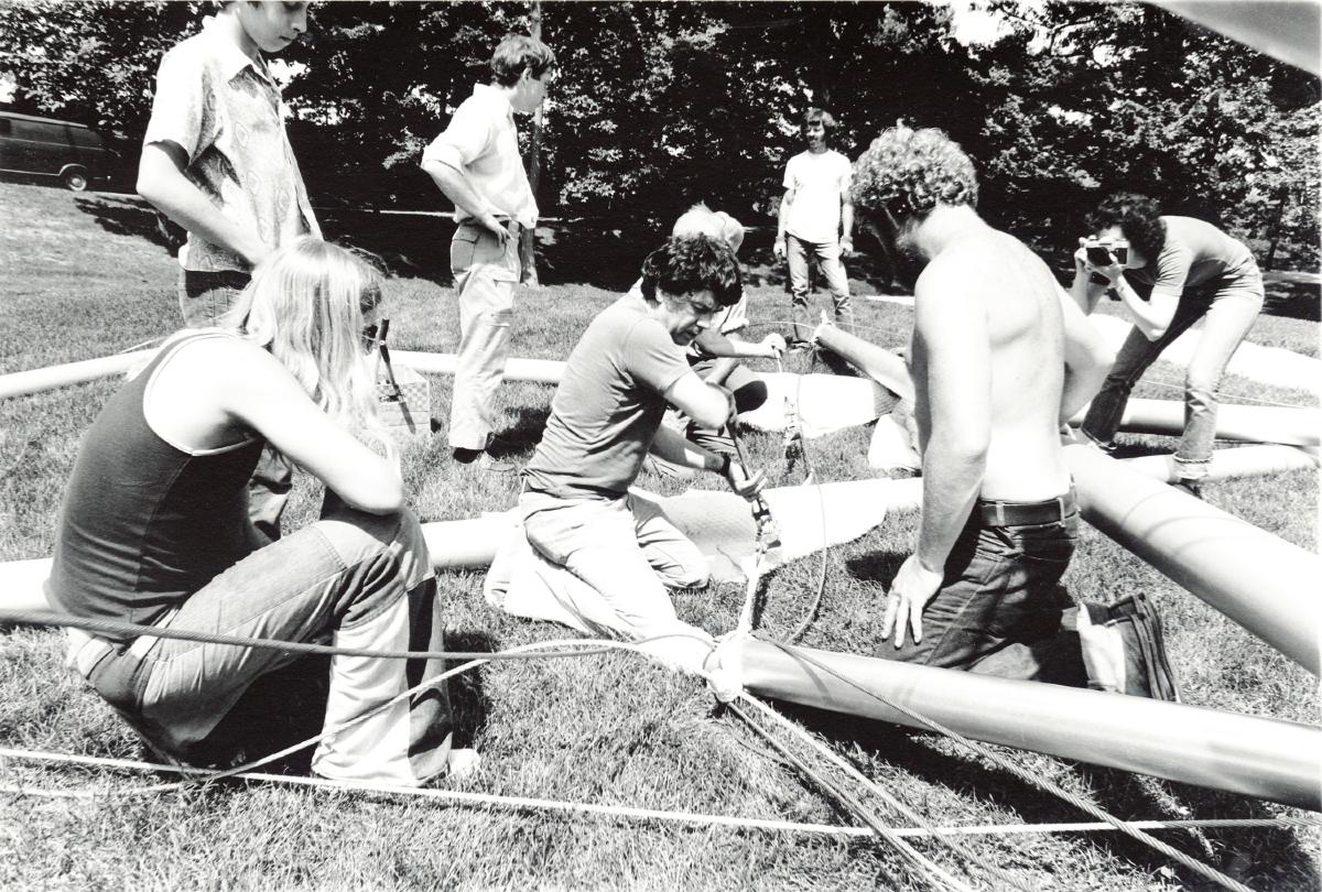 Kenneth Snelson, <em>Free Ride Home</em>, 1974 (installation view, 1975)