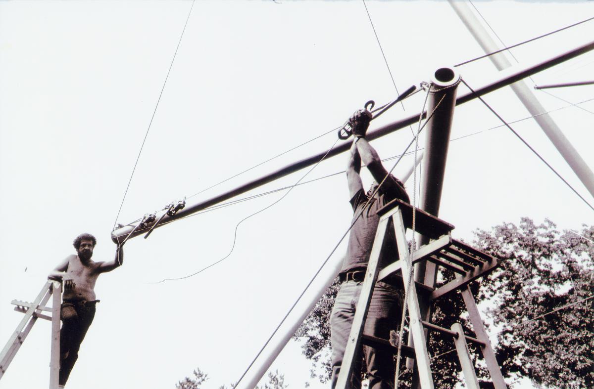 Kenneth Snelson, <em>Free Ride Home</em>, 1974 (installation view, 1975)