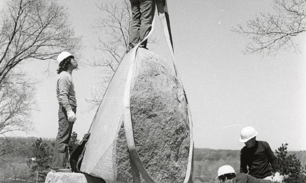 Isamu Noguchi, <em>Momo Taro</em>, 1977–78 (installation view, 1978)