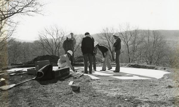 Isamu Noguchi, <em>Momo Taro</em>, 1977–78 (installation view, 1978)