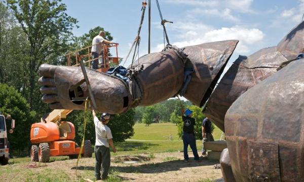 Zhang Huan, <em>Three Legged Buddha</em>, 2007 (installation view, 2010)