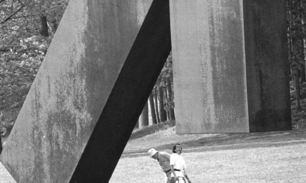Menashe Kadishman, <em>Suspended</em>, 1977 (installation view)