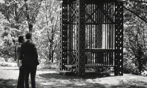 H. Peter Stern, Siah Armajani,&nbsp;<em>Gazebo for Two Anarchists: Gabriella Antolini and Alberto Antolini</em>, 1992