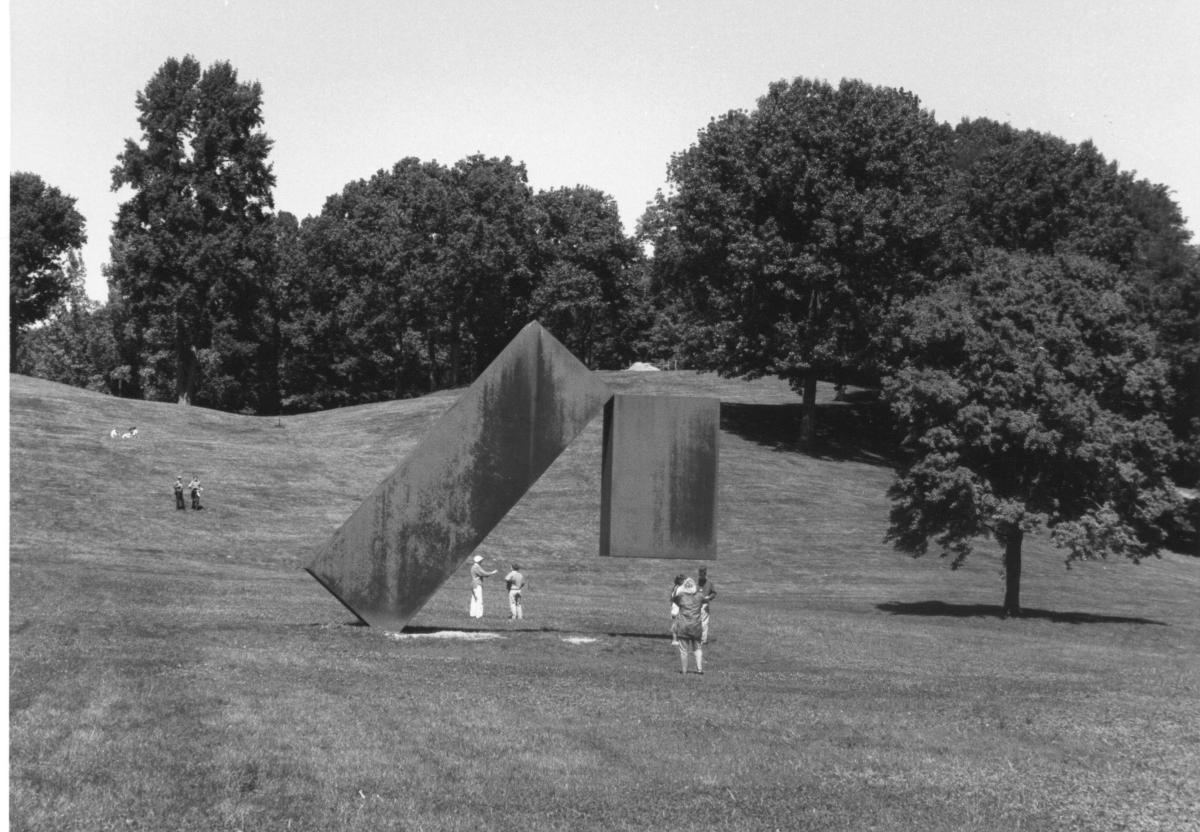 Menashe Kadishman, <em>Suspended</em>, 1977 (installation view)