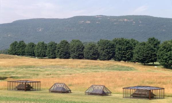 Magdalena Abakanowicz<i><i><i>, <em>Sarcophagi in Glass Houses</em>, </i>1989</i> </i>(installation view)