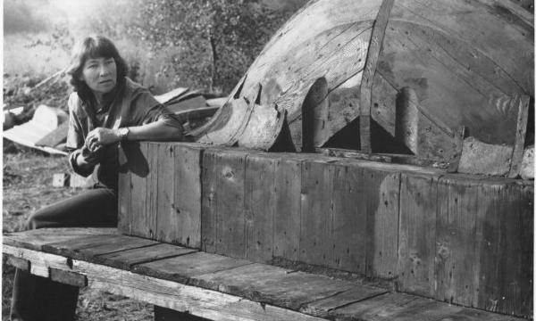 Magdalena Abakanowicz, <em>Sarcophagi in Glass Houses, </em>1994 (with artist, 1989)