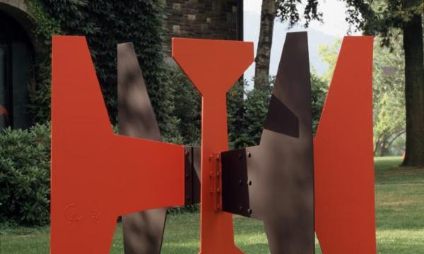 Installation view, 2002 © 2020 Calder Foundation, New York / Artists Rights Society (ARS), New York