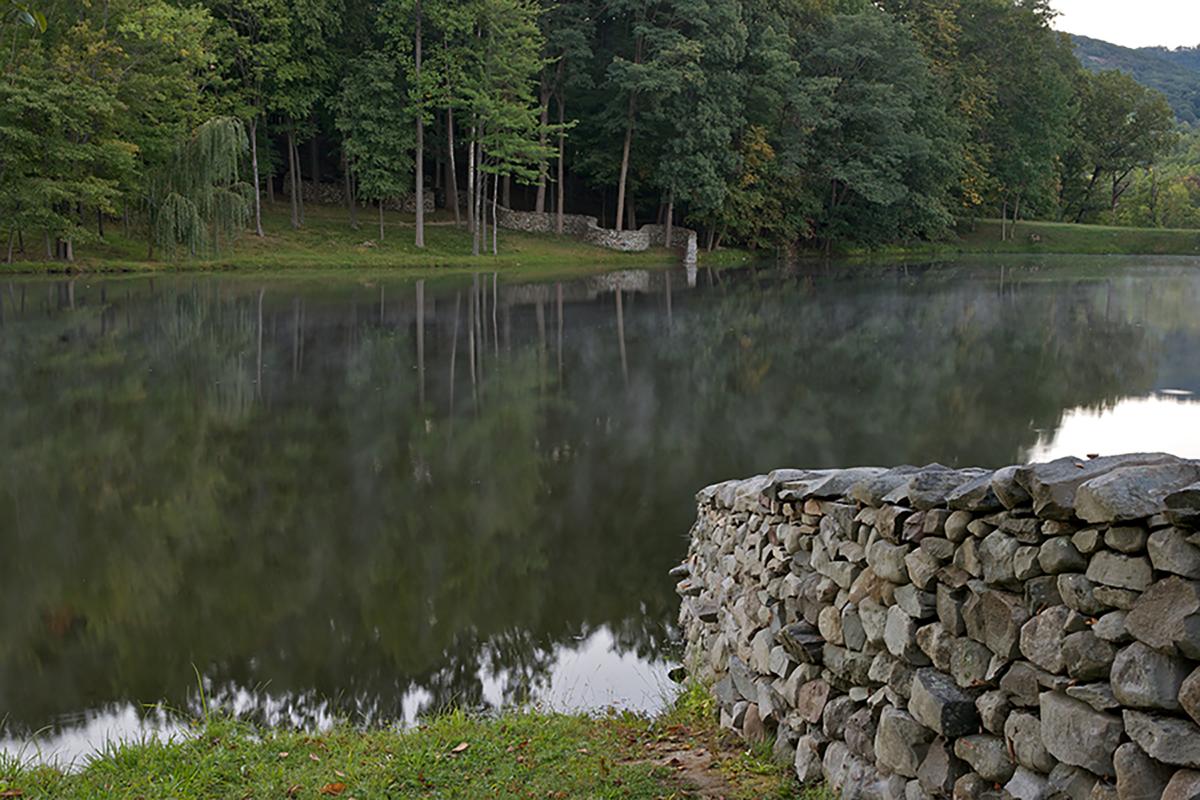 Andy Goldsworthy, <em>Storm King Wall, </em>1997-98 (installation view, 2010)
