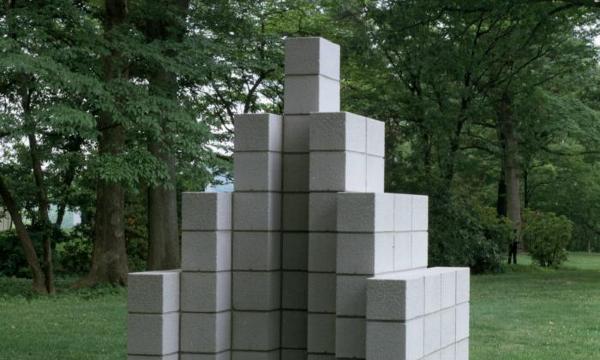 Sol Lewitt, <em>Concrete Block Structure, </em>2001 (installation view, 2008)