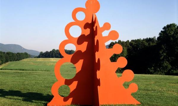 Installation view, 2002 © 2020 Calder Foundation, New York / Artists Rights Society (ARS), New York
