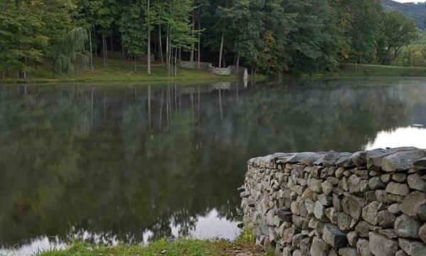 Andy Goldsworthy, <em>Storm King Wall, </em>1997-98 (installation view, 2010)