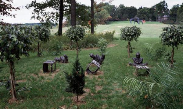 Nam June Paik, <em>Waiting for UFO</em>, 1992 (installation view, 1994)