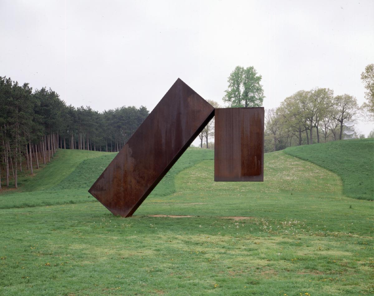Menashe Kadishman, <em>Suspended</em>, 1977 (installation view)