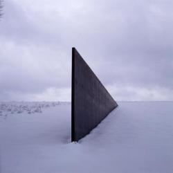 Richard Serra, <i>Schunnemunk Fork</i>, 1990&ndash;91 (installation view, 2011)