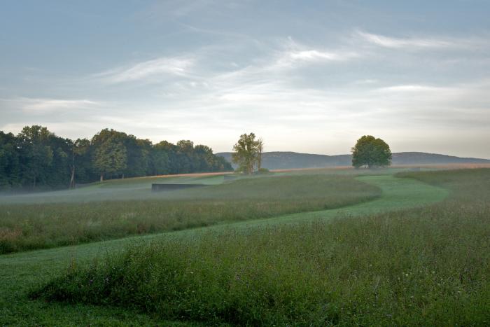 Richard Serra, <i>Schunnemunk Fork</i>, 1990&ndash;91 (installation view, 2011)