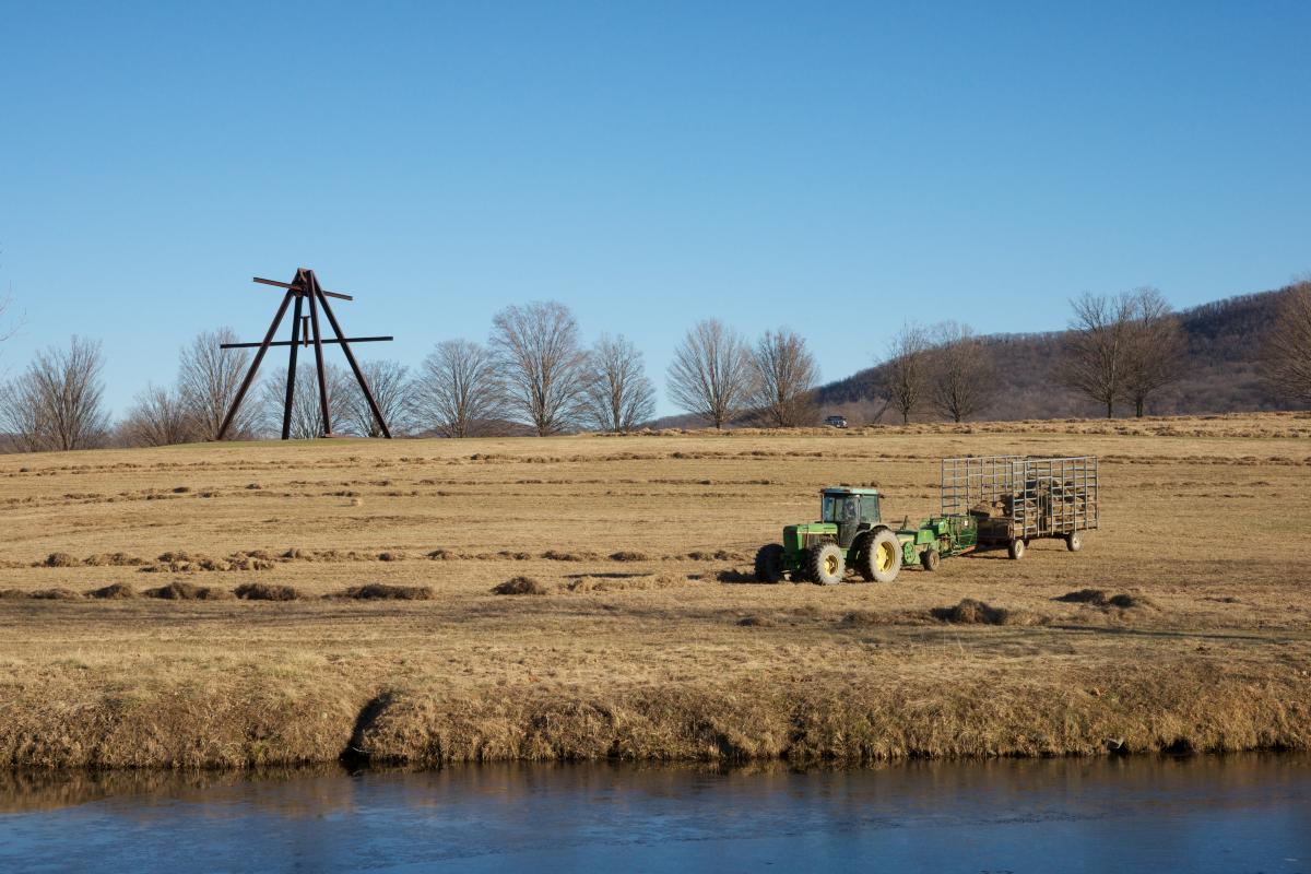 Mark di Suvero,&nbsp;<em>Pyramidian, </em>1987/1998 (installation view, 2012)