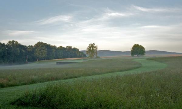 Richard Serra, <i>Schunnemunk Fork</i>, 1990&ndash;91 (installation view, 2011)