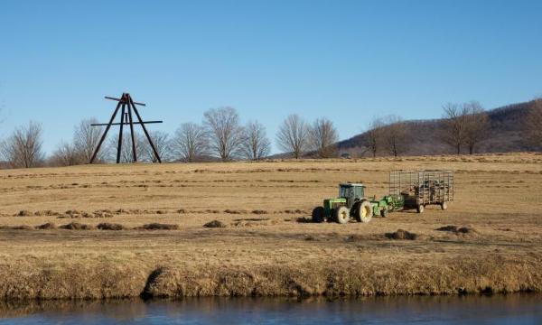 Mark di Suvero,&nbsp;<em>Pyramidian, </em>1987/1998 (installation view, 2012)