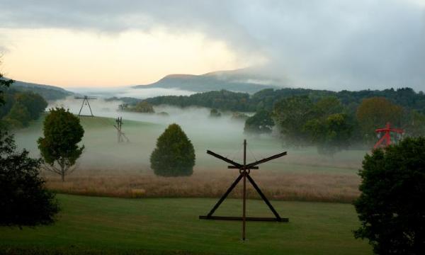 Mark di Suvero, <em>Pyramidian</em>, 1987-1998&nbsp;<br />
Mark di Suvero,&nbsp;<em>Jeanne</em>, 2014-15<br />
Mark di Suvero,&nbsp;<em>Mon</em>&nbsp;<em>P&egrave;re, Mon P&egrave;re, </em>1973-75<br />
Mark di Suvero,&nbsp;<em>Mother Peace,</em> 1969-70<br />
(installation view, 2016)