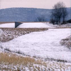 Richard Serra, <i>Schunnemunk Fork</i>, 1990&ndash;91 (installation view, 2011)