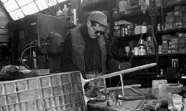 David Smith working on <em>Sitting Printer </em>(1954-55), Bolton Landing, NY, c. 1955