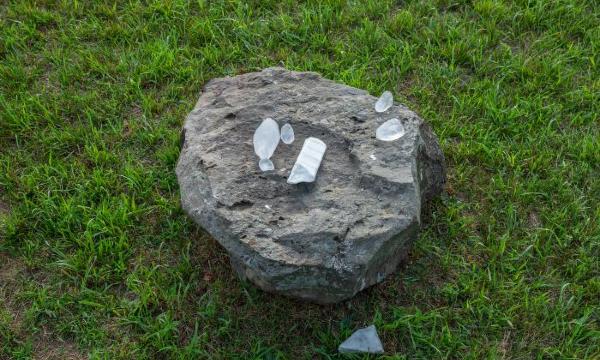 Martha Tuttle, <em>A stone that thinks of Enceladus,&nbsp;</em>2020<br />
(installation view, 2020)