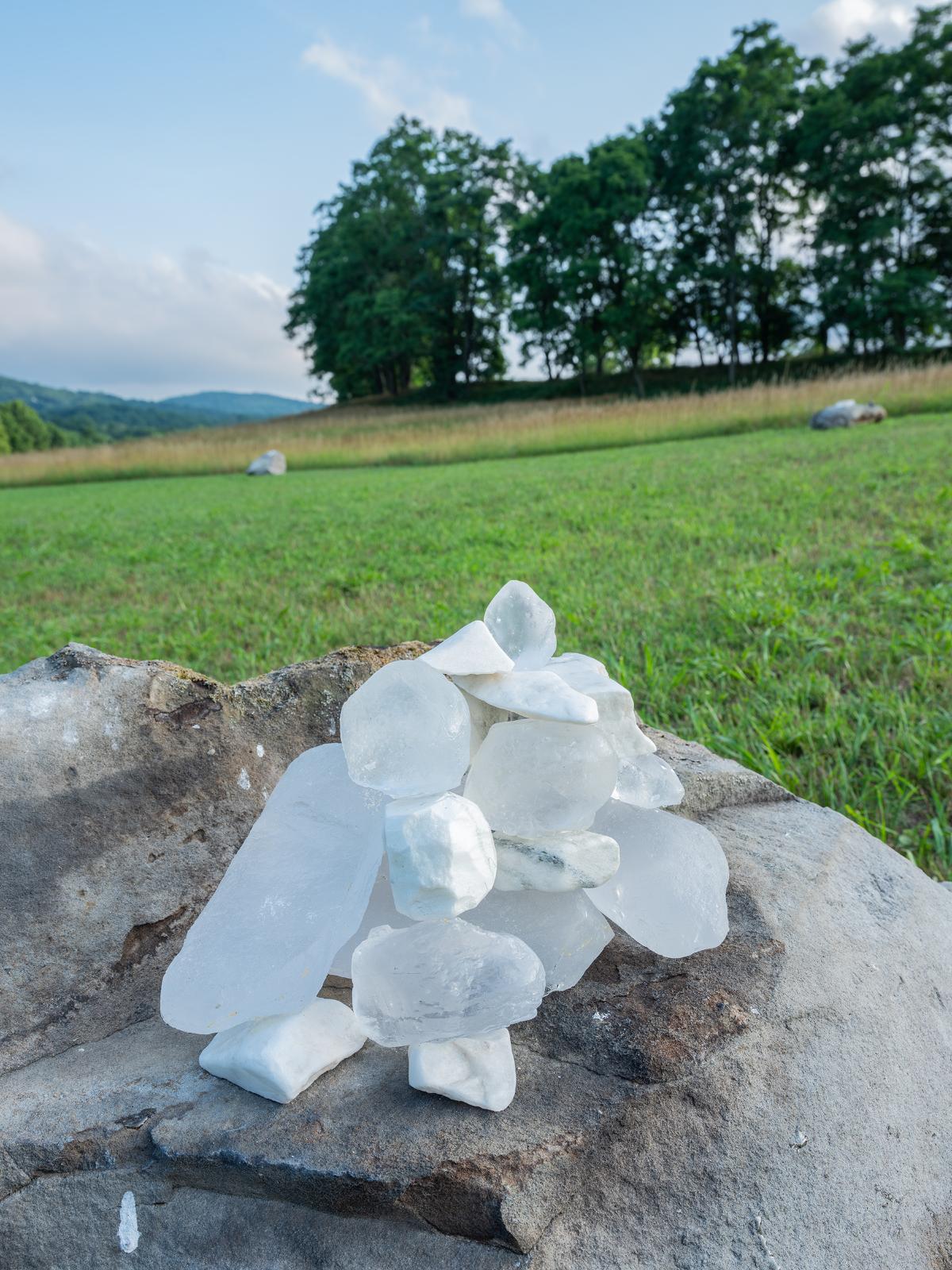 Martha Tuttle, <em>A stone that thinks of Enceladus,&nbsp;</em>2020<br />
(installation view, 2020)