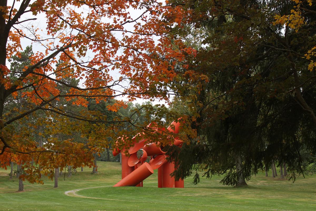 Alexander Liberman,<i> Iliad</i>, 1974&ndash;76, North Woods to Museum Hill, Storm King Art Center (installation view, 2015)