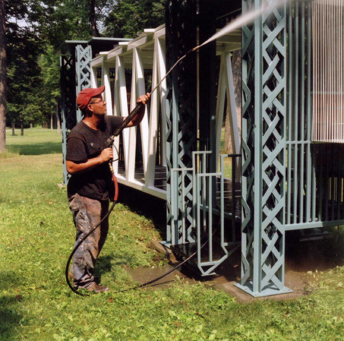 Siah Armajani,&nbsp;<i>Gazebo for Two Anarchists: Gabriella Antolini and Alberto Antolini</i>, 1992 (conservation view, 2007)