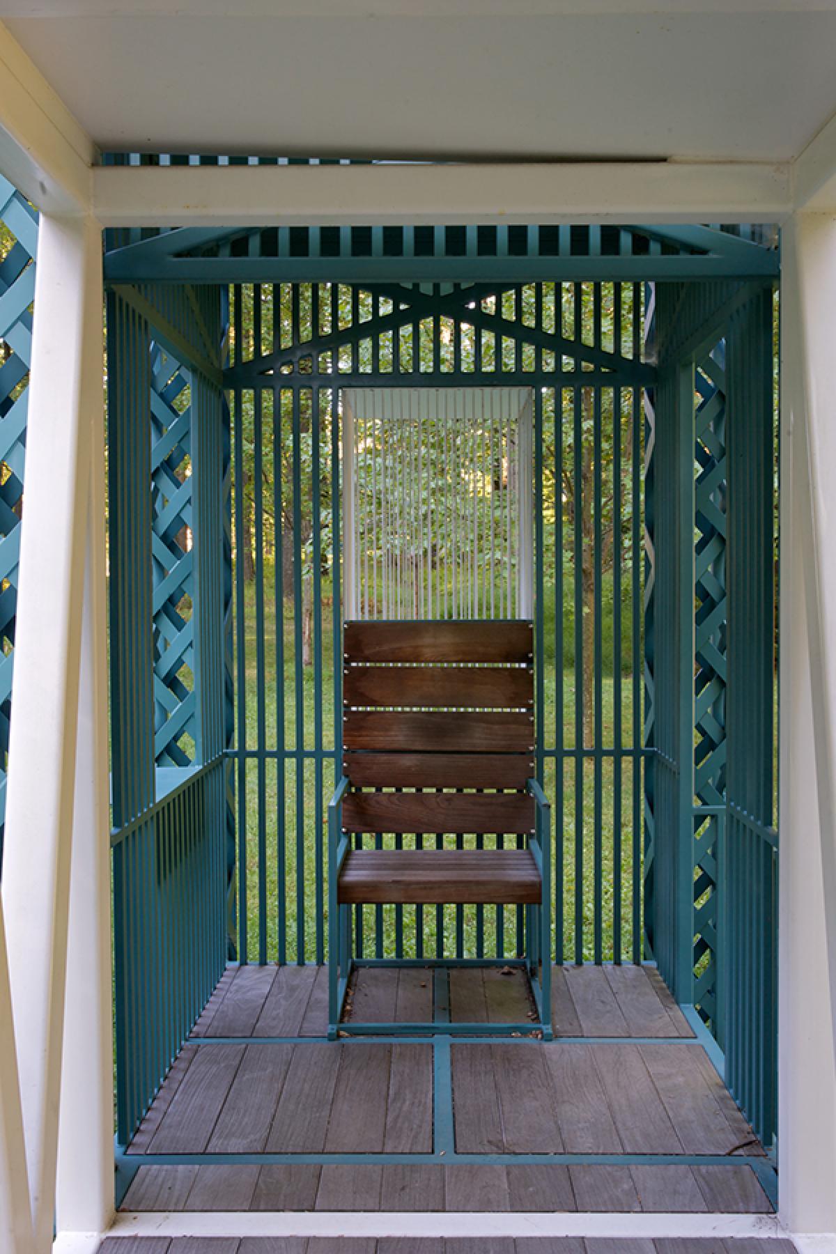 Siah Armajani,&nbsp;<i>Gazebo for Two Anarchists: Gabriella Antolini and Alberto Antolini</i>, 1992 (installation view, 2010)
