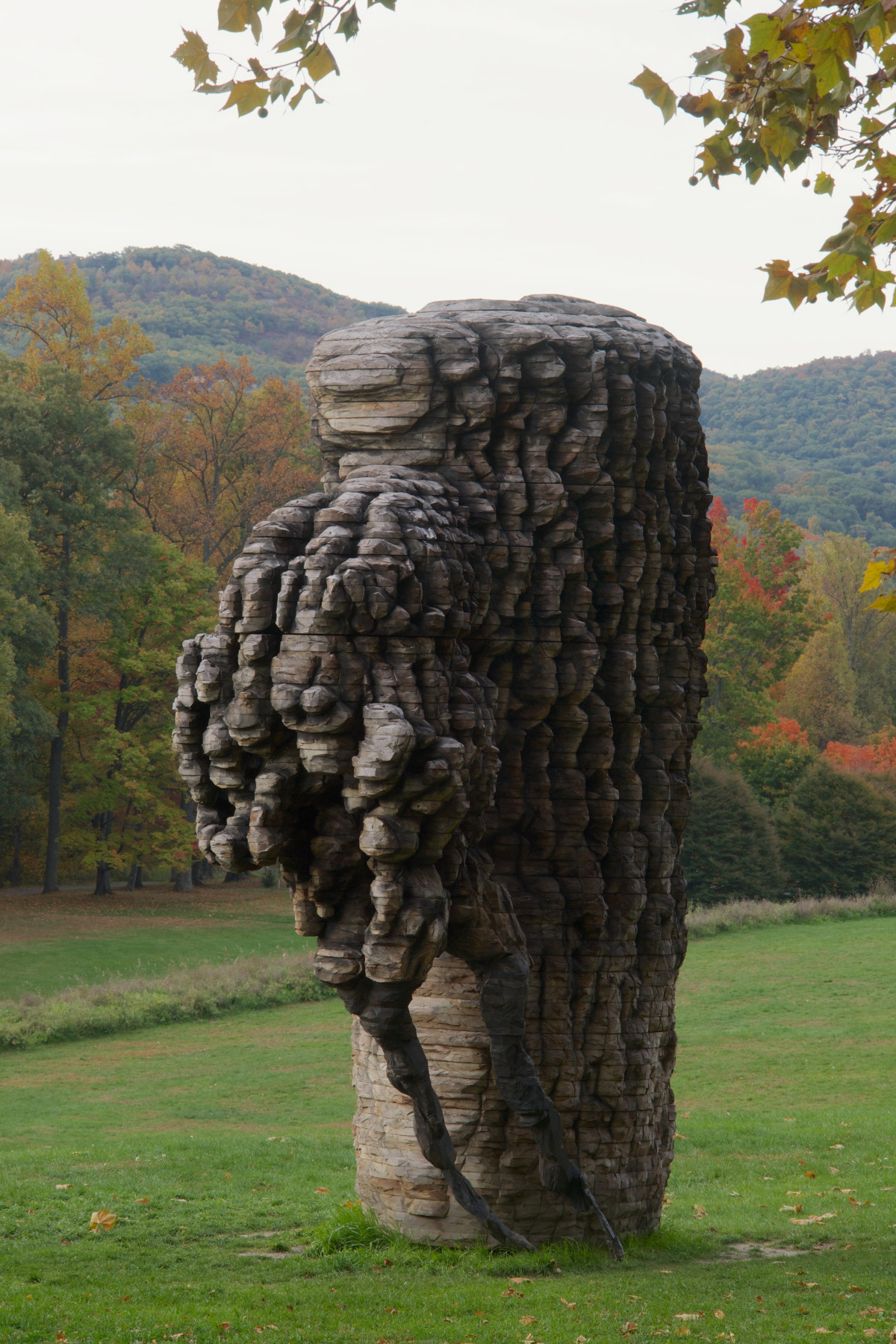 Ursula von Rydingsvard,&nbsp;<i>Luba</i>, 2009&ndash;10 (installation view, 2015)