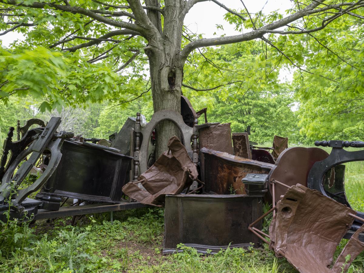 Brandon Ndife,&nbsp;<em>Shade Tree&nbsp;</em>(installation view, 2022)