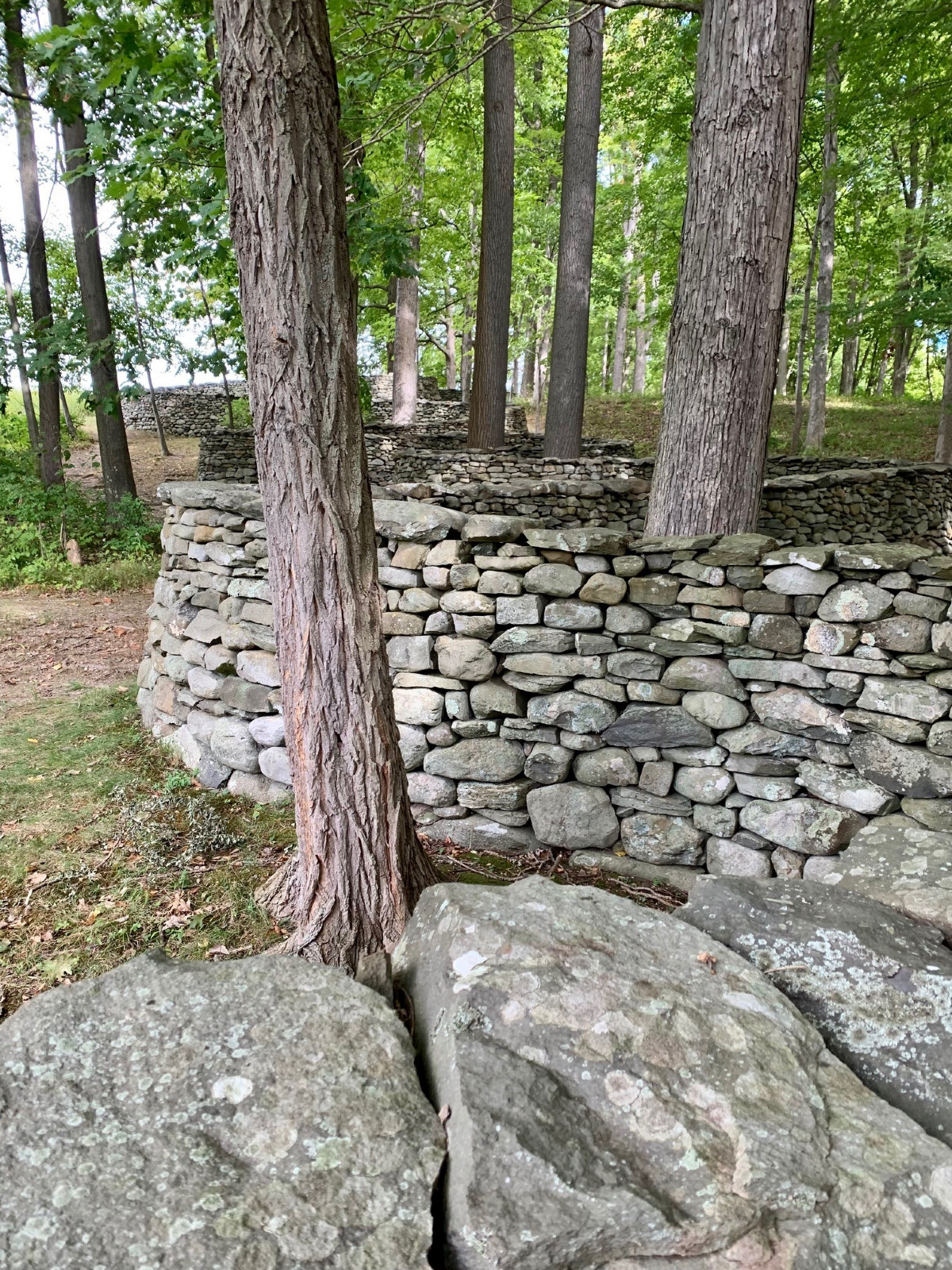 Andy Goldsworthy, <i>Storm King Wall</i>, 1997&ndash;98 (installation view, 2022)