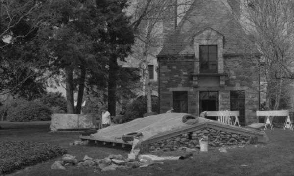 Alice Aycock, <i>Low Building With Dirt Roof (For Mary)</i>, 1973/2010 (installation view, 1990)